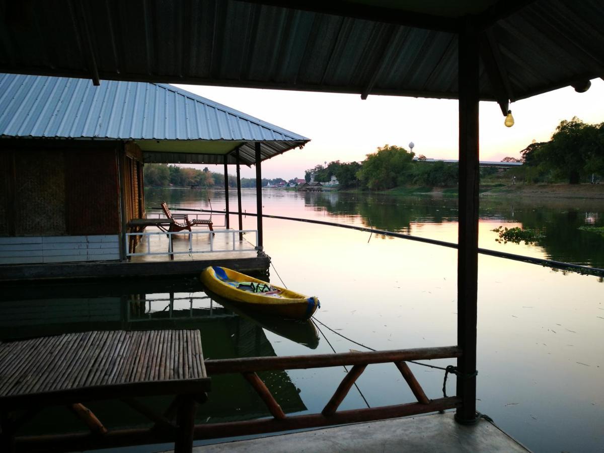 River Marina Resort Утхайтхани Экстерьер фото