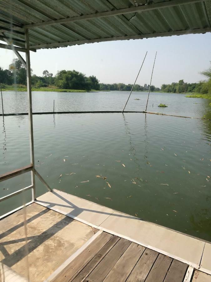 River Marina Resort Утхайтхани Экстерьер фото